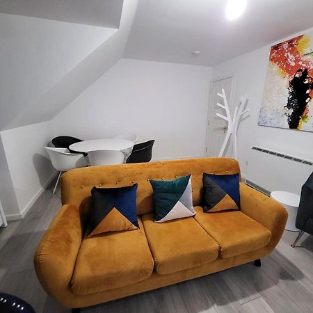 Garland Modern 2 Bedroom Apartment With Parking London Plumstead  Exterior photo